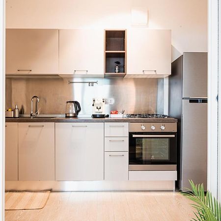 Apulialux - Elegant Apartment Con Netflix Bari Extérieur photo