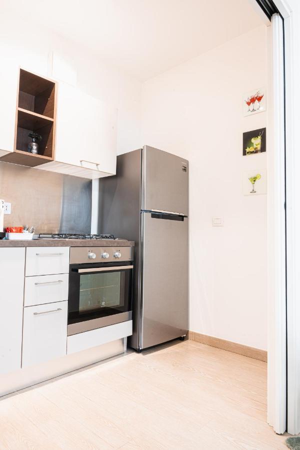 Apulialux - Elegant Apartment Con Netflix Bari Extérieur photo