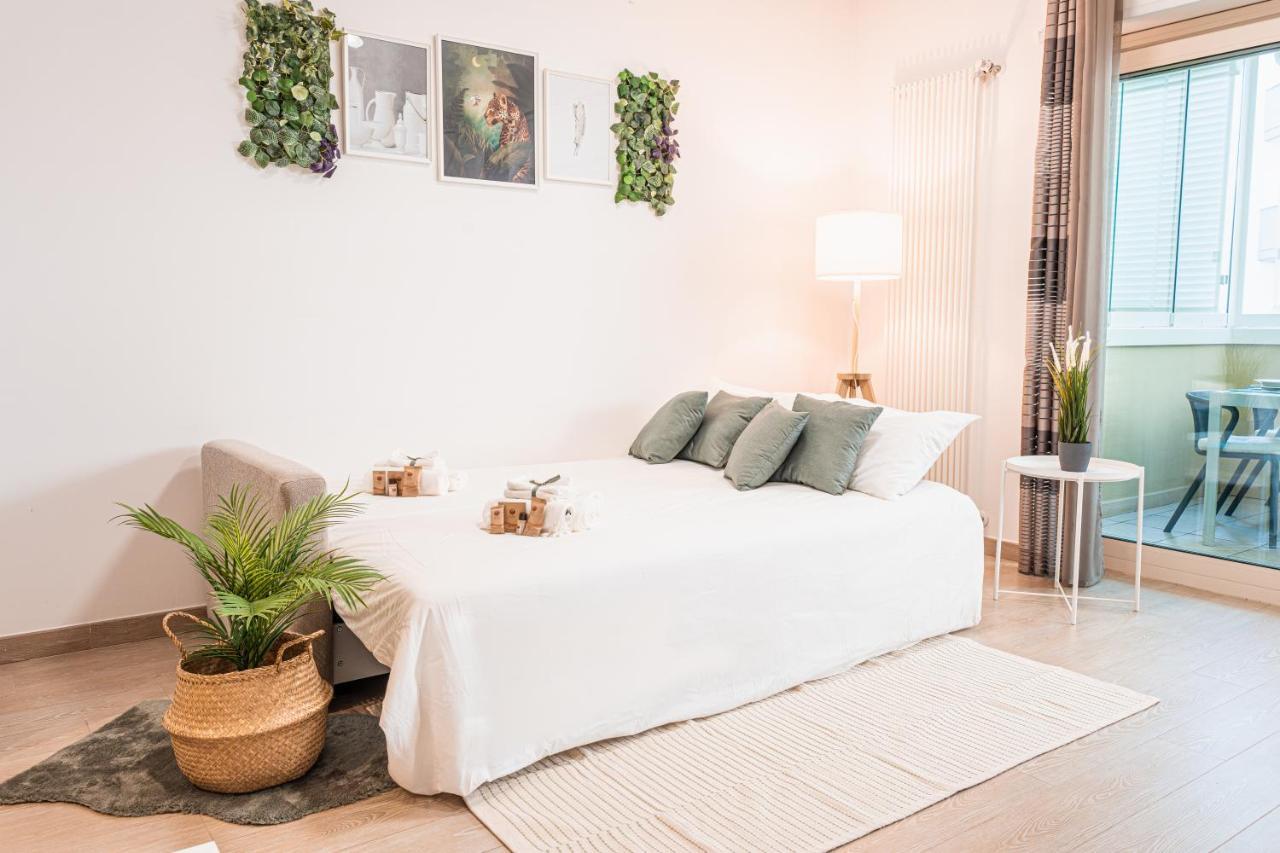 Apulialux - Elegant Apartment Con Netflix Bari Extérieur photo